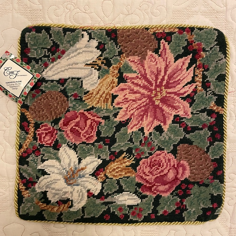 Beautiful Floral Holiday Needlepoint Pillow Cover NWT